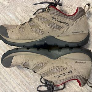 Columbia Women's Waterproof Athletic Shoes - Tan and Black